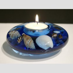 Stearinlys - Glas Lysestage - Drmmelys - Med Bl Strandskaller - 4x11cm