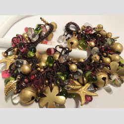 Armbnd - Karneval - Hnd Hklet &amp; Knyttet Armbnd - Forgylte Bjlder/Rd/Grn Mini Glas Sten