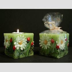 Stearinlys - Firkantet Med Grn Forr - 7x7cm