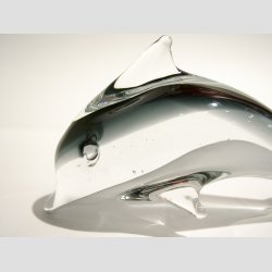 Glas Delfin - Stende I Klar/Sort Glas 10cm