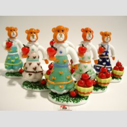 Glas Figurer - Glas Bjrne Med Frugtkurv - Assorteret Farver 1 Stk - 9cm