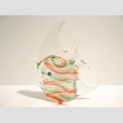 Fiske Figur - Glas Fisk - Hj Finne - Grn/Rd/Hvid Striber - H12cm