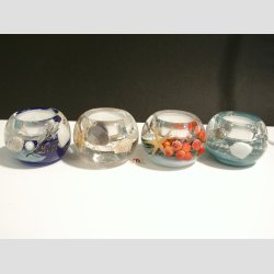 Stearinlys Seaside Memories - Blue, Gold, Berry, Silver - 1 St Med 4 Asst. H5 D7cm