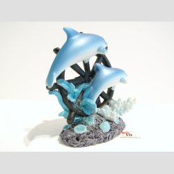 Dyrefigur - Delfiner p Koralsten Med Ror - 9cm