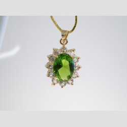 Forgyldt Halskde Med Glasdiamant Smykke - 23cm