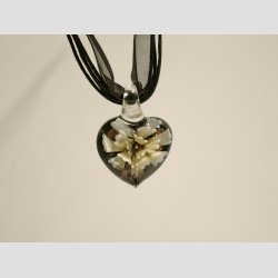 Halskde - Glas Blomst i Hjerte - Sort/Guld - 26cm