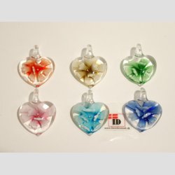 Glas Smykke Vedhng - Blomst i Hjerte - Klar Glas - 3cm