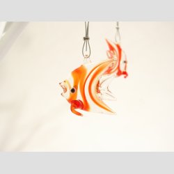 H�ngende Glasfigurer - Glas Klar R�d Finne Fisk - 3cm