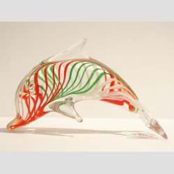 Stende Klar/Rd/Grn Striber Glas Delfin - 9-10cm