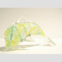 Stende Klar/Gul/Turkis Striber Glas Delfin - 9-10cm