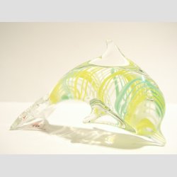 Stende Klar/Gul/Turkis Striber Glas Delfin - 9-10cm