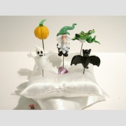 Glasfigurer - Glas Nipsenle - Efterrs Figur Med Hvid Silkepude - 1 Start/Gavepakke