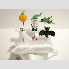 Glasfigurer - Glas Nipsenle - Efterrs Figur Med Hvid Silkepude - 1 Start/Gavepakke