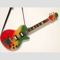 Miniaturer Elektrisk Mariyuana Guitar - Med Stand &amp; Rem - 25cm