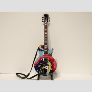 Miniaturer Elektrisk Submarine Guitar - Med Stand & Rem - 25cm