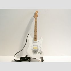 Miniature Elektrisk White Strats Guitar - Med Stand &amp; Rem - 25cm