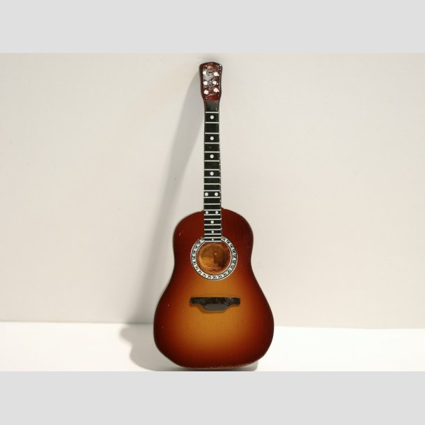 Mini Guitar med Magnet bagp - 10cm ID Magnet4