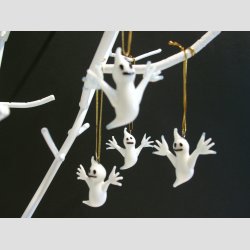 Glasfigur Venlig Spgelse - Halloween Hngende Glasfigur - Hvid Glas Spgelse - 4-5cm