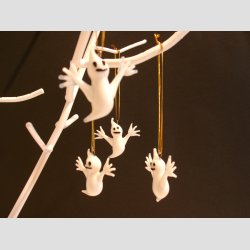 Glasfigur Venlig Spgelse - Halloween Hngende Glasfigur - Hvid Glas Spgelse - 4-5cm