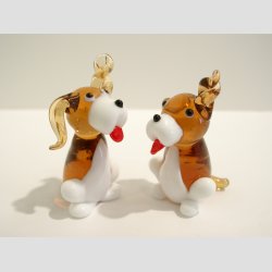 Hunde Figur - Glas Hund Med Krlle re og Rd Tunge - Brun/Hvid - B3-4cm x H5-6cm