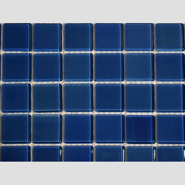Hverdage Snavs Berettigelse Glas Mosaik Kakel Flise - 2,5x2,5cm - Blå - Glas Ovn Værksted - Glas Mosaik  Kakkel Fliser & Håndtrukket Glas Stænger - Ibsen Design