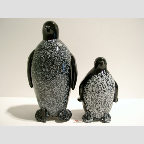 Glaskunst - Pingviner - Massiv Glas - Sort/Sne - 12cm &amp; 16cm 1 S&aelig;t