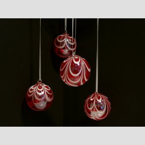 Glaskugle - Mundblst - Rd/Hvid Striber - 8cm