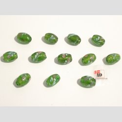Hndlavet Glas Perle - Oval Med Guld/Blomst - Grn - 1,5cm