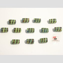 Hndlavet Glas Perle - Aflang Bl Med Guld/Gul Strib - 1,5cm