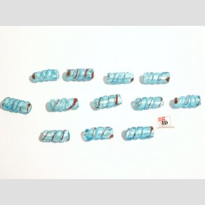 Hndlavet Glas Perle - Snoet Med Rd Strib Og Slv - Lysebl - 2,5cm