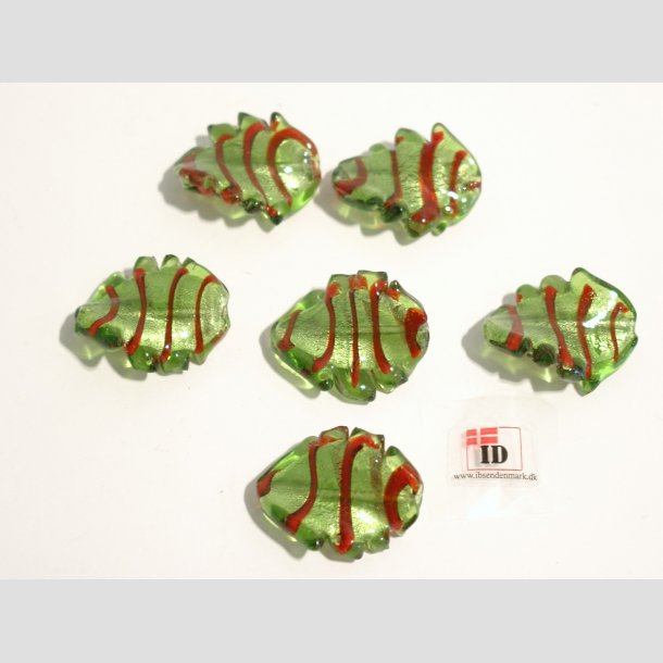 Hndlavet Glas Perle - Snoet Blad Med Rd Strib Og Slv - Grn - 3cm Perle6