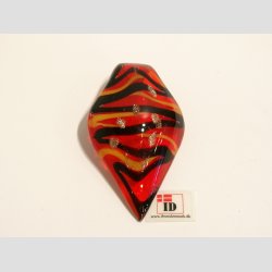 Glas Smykke Vedh�ng - R�d Med Sort/Gul Strib Og Guld - 4x7cm