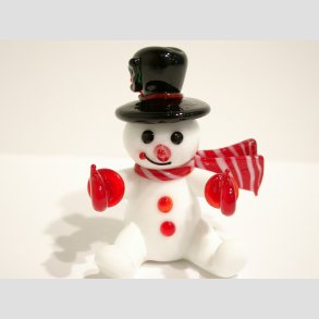 Glaskunst - Snemand Frost I Glas - Sort Hat/Rd Hvid Trklde - H8cm 