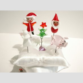 Gaveide - Glaskunst - Nipsenle i Glas - Vinter Figurer Med Hvid Silkepude - 1 Start/Gavepakke