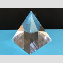 Krystal Pyramide - Massive Kantet Krystal Pyramider - 10cm