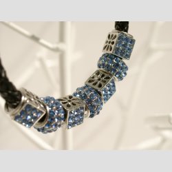 Sort Lder Armbnd - Bl Glas Krystal Diamanter - Magnet Ls