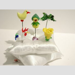 Glaskunst - Glas Nipsenle - Forrs Figurer Med Hvid Silkepude - 1 Start/Gavepakke