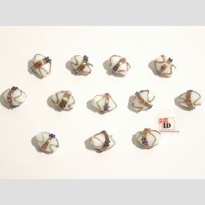 Renssance Glas Perler - Hndlavet Ovale Med Guld Strib/Blomst/Prik - Hvide - 1,6cm