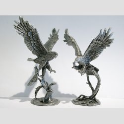 rne Figurer - Tinfigur Med rn p en Gren - H14cm