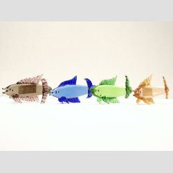 Fisk - Glas Fisk med Buet Hale - 9cm