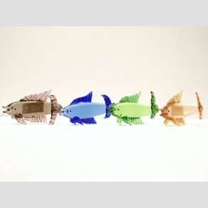 Fisk - Glas Fisk med Buet Hale - 9cm