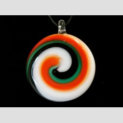 Glas Smykke Vedhng - Rund Vedhng Uden Rem - Snurrende Sort/Hvid/Rd/Grn Striber - 4x5cm