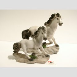 Dyrefigur - Heste - Sten Figur - Hvid/Gr - 8-10cm