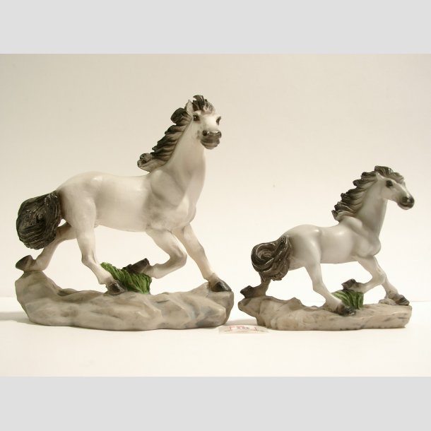 Dyrefigur - Heste - Sten Figur - Hvid/Gr - 8-10cm 1 S&aelig;t